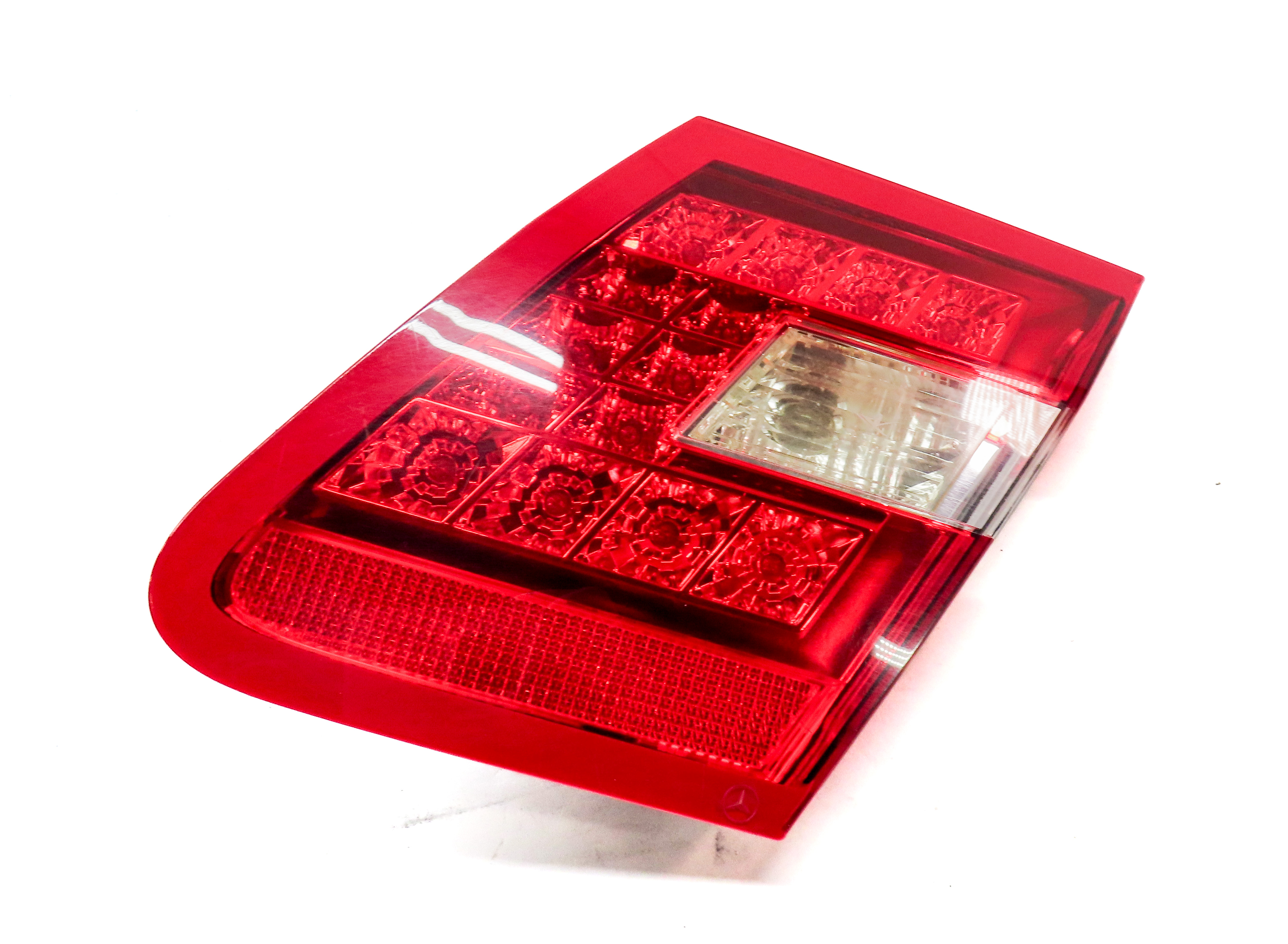 2010-2013 MERCEDES E300 E350 E400 E550 (W212) RIGHT INNER TAILLIGHT LIGHT LAMP — exact item pictured